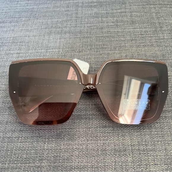 NWT LAUNDRY BY SHELLI SEGAL SUNGLASSES EYEWEAR ACCESSORY